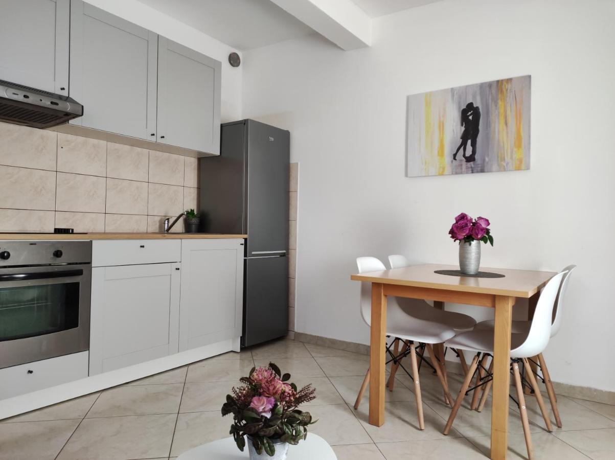 Cozy Apartment In Split In Nice Quiet Neighborhood Exterior photo