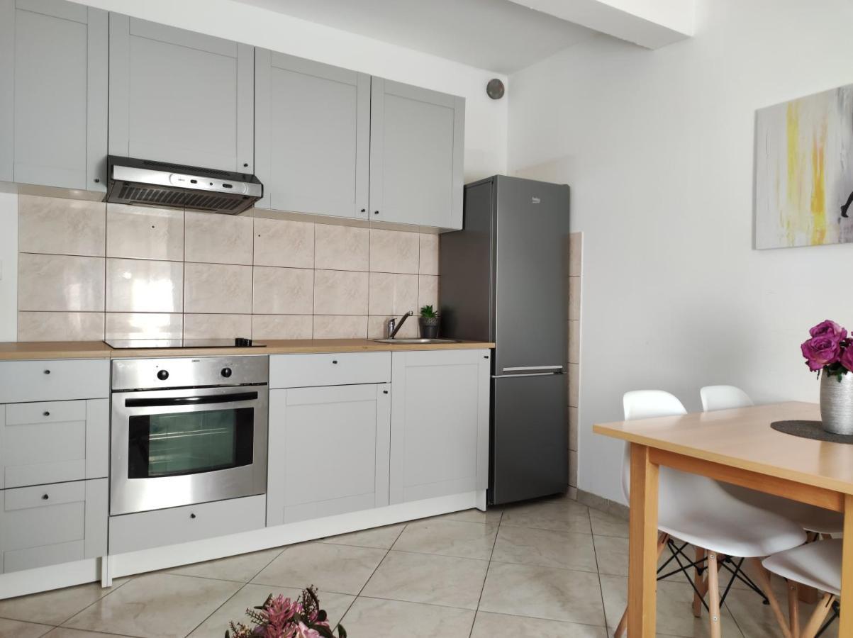 Cozy Apartment In Split In Nice Quiet Neighborhood Exterior photo